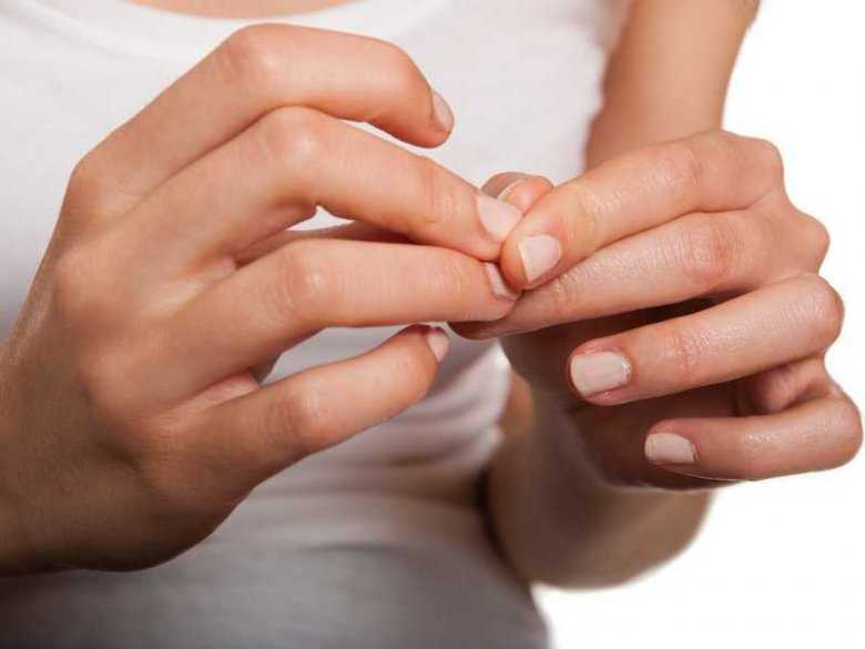 Les traitements pour les ongles striés et cassants